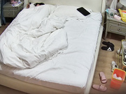公寓酒店超经典长视频 带玩具和情趣内衣来开房 趁男友在睡觉 自觉换上 口醒男友 还在上面自己动3