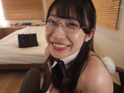 SDJS-381 バニースーツであなたのオナニーをサポートする秘書です。秘書 守屋よしの - 3of5