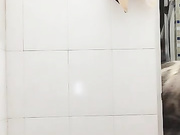 颜值高有点像明星杨采妮的女主播深夜放毒 八字大奶大乳晕逼毛性感洗澡直播 清晰国语对白